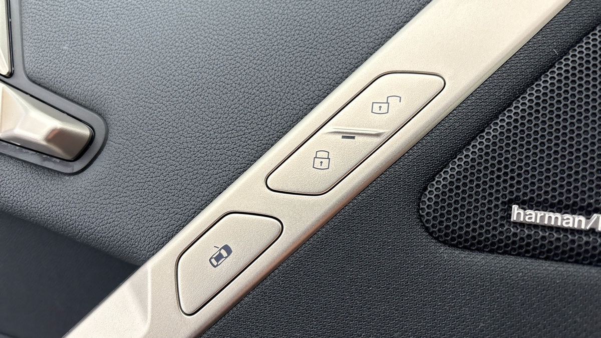 BMW iX Image 37