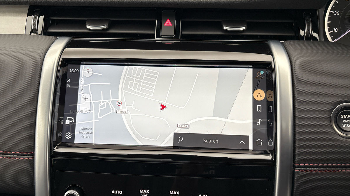 Land Rover Discovery Sport Image 17