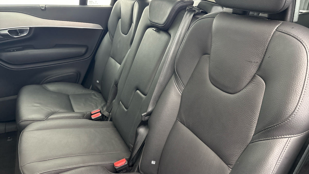 Volvo XC90 Image 8