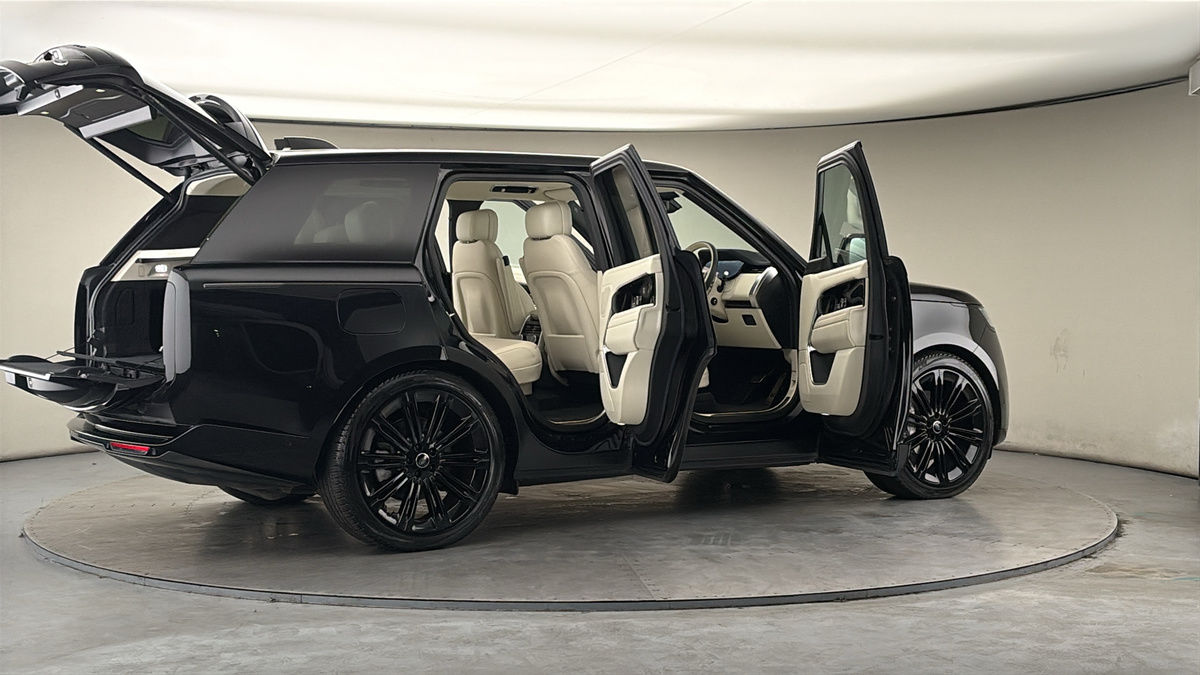 More views of Land Rover Range Rover