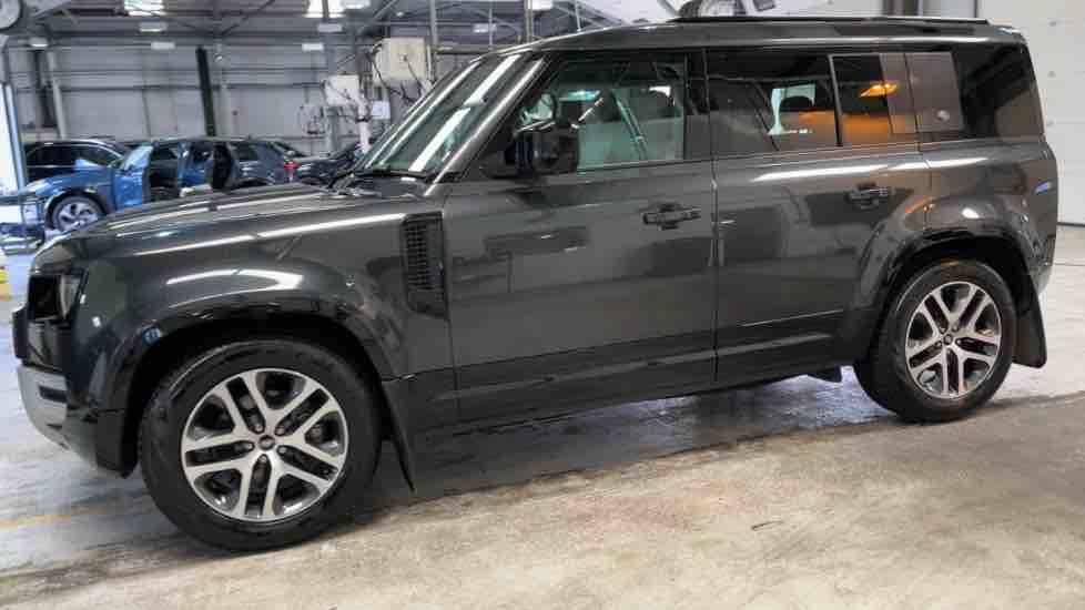 More views of Land Rover Defender 110