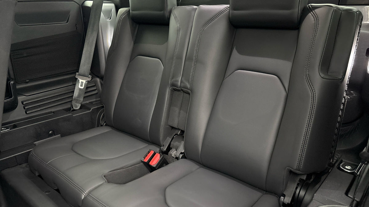 Land Rover Defender 110 Urban Image 28