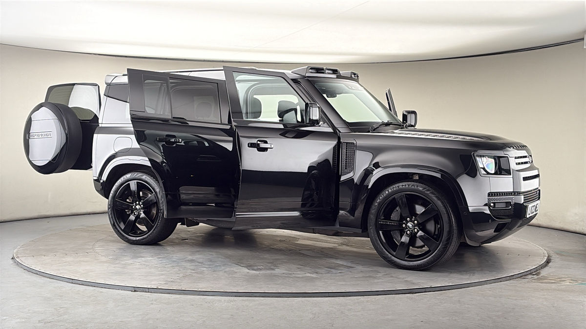 More views of Land Rover Defender 110