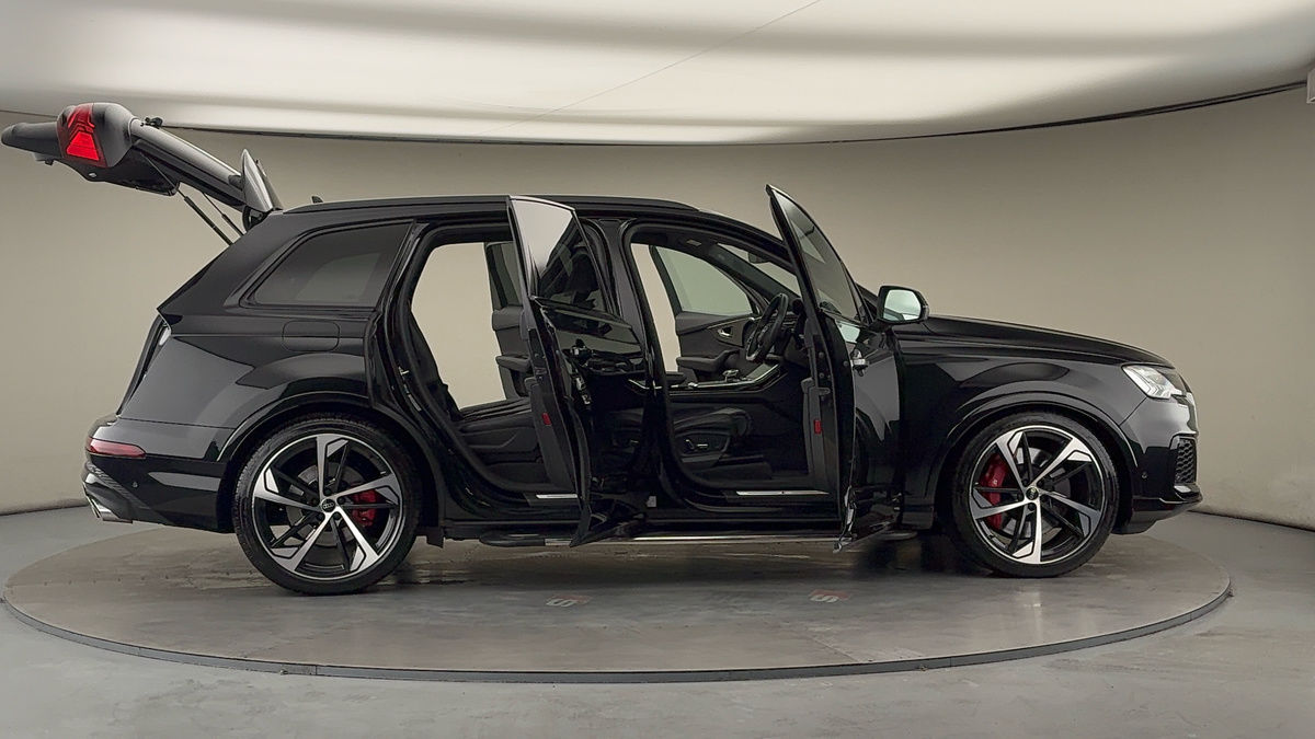 More views of Audi SQ7