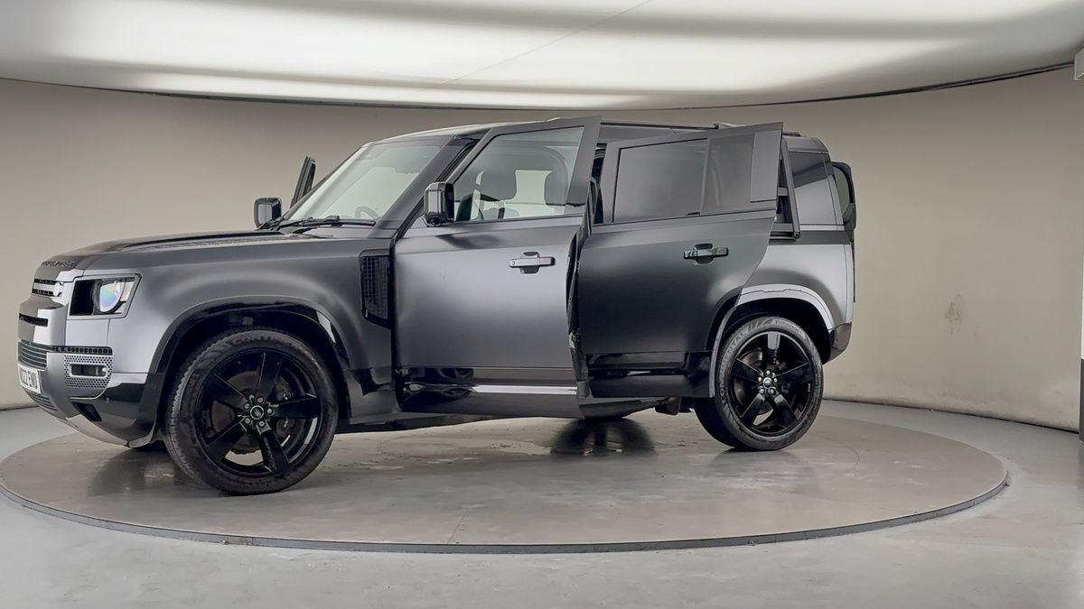 More views of Land Rover Defender 110