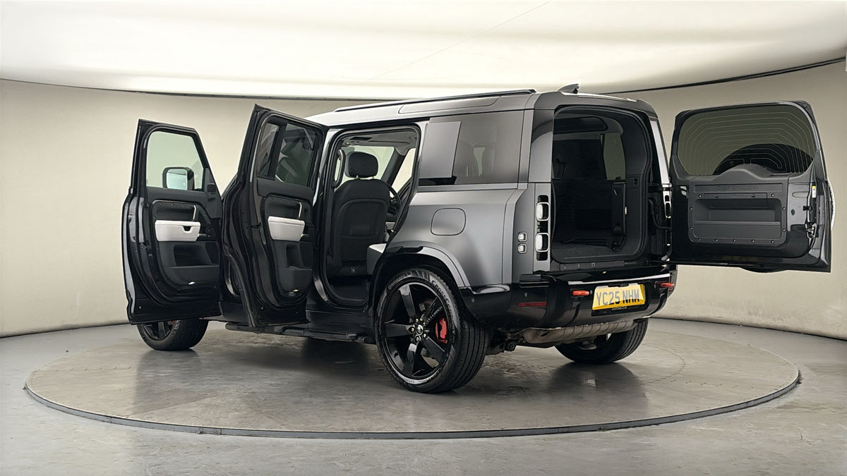 More views of Land Rover Defender 110