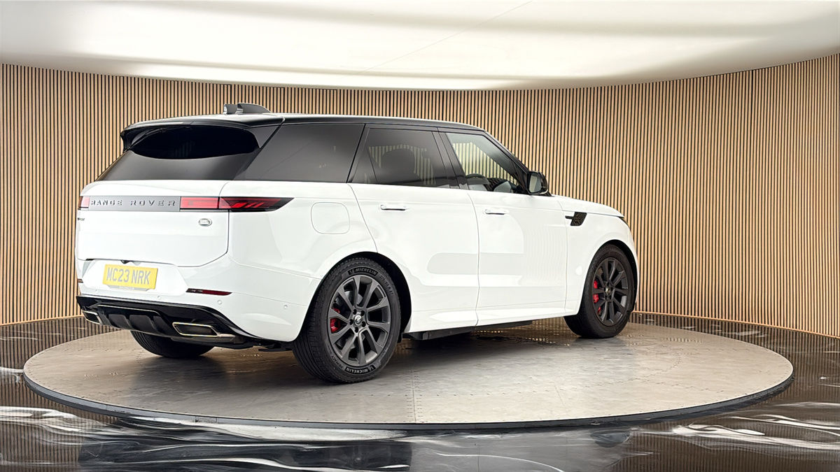 Land Rover Range Rover Sport Image 21