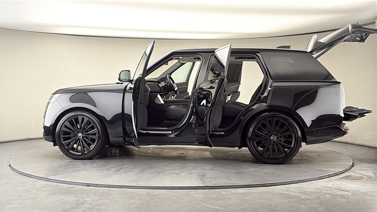More views of Land Rover Range Rover