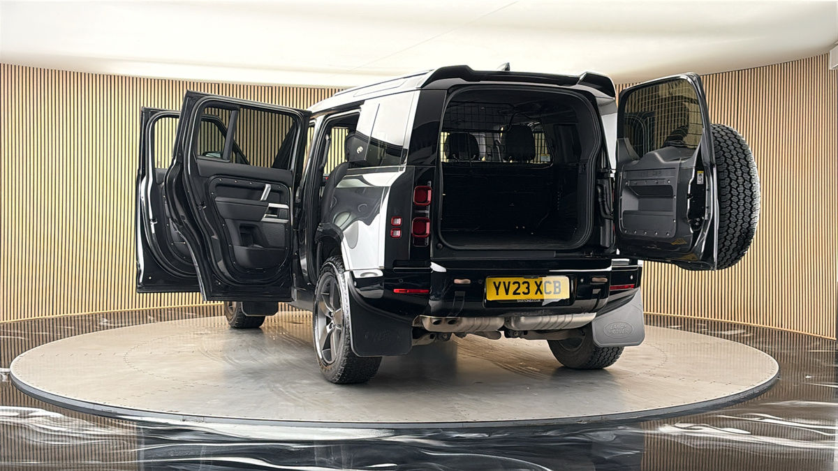 More views of Land Rover Defender 110