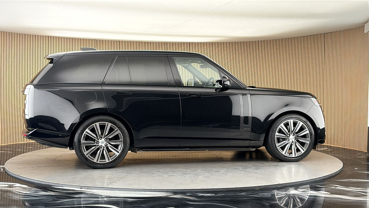 More views of Land Rover Range Rover