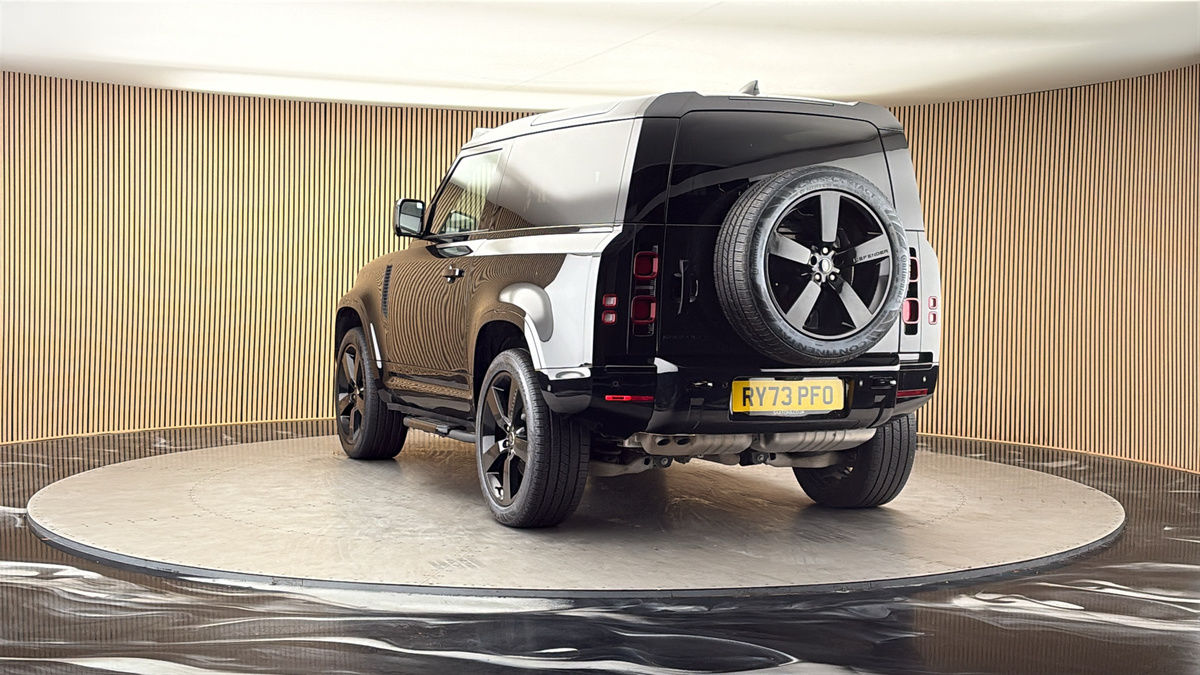 More views of Land Rover Defender 90