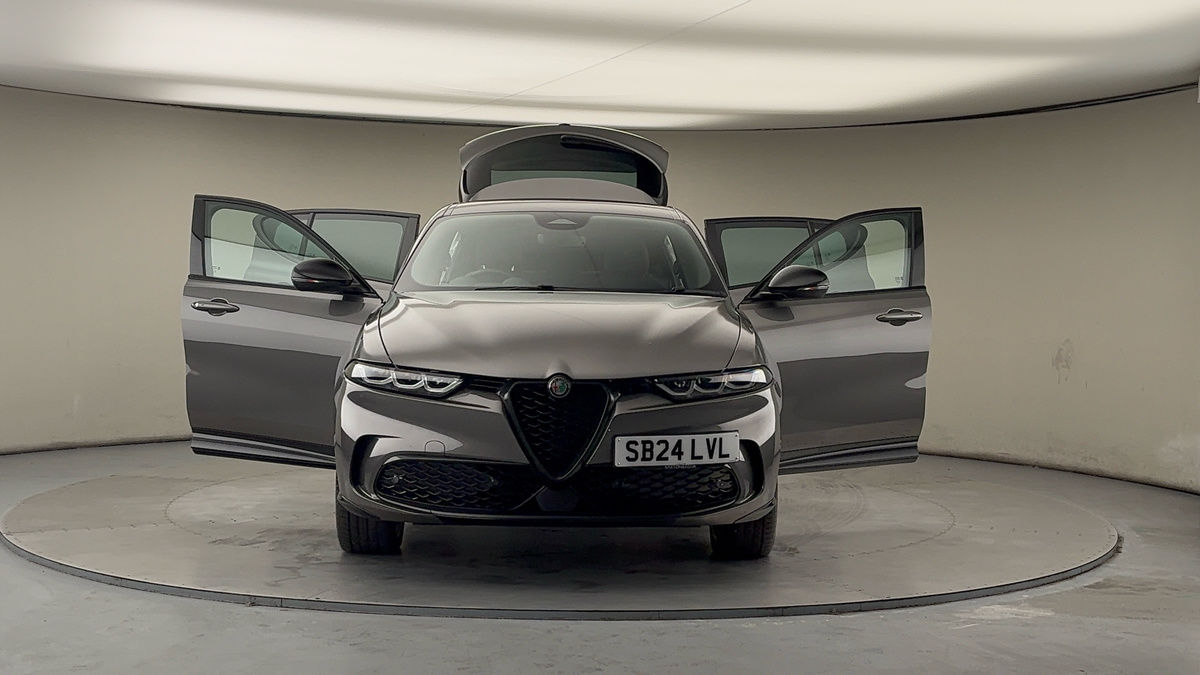 More views of Alfa Romeo Tonale