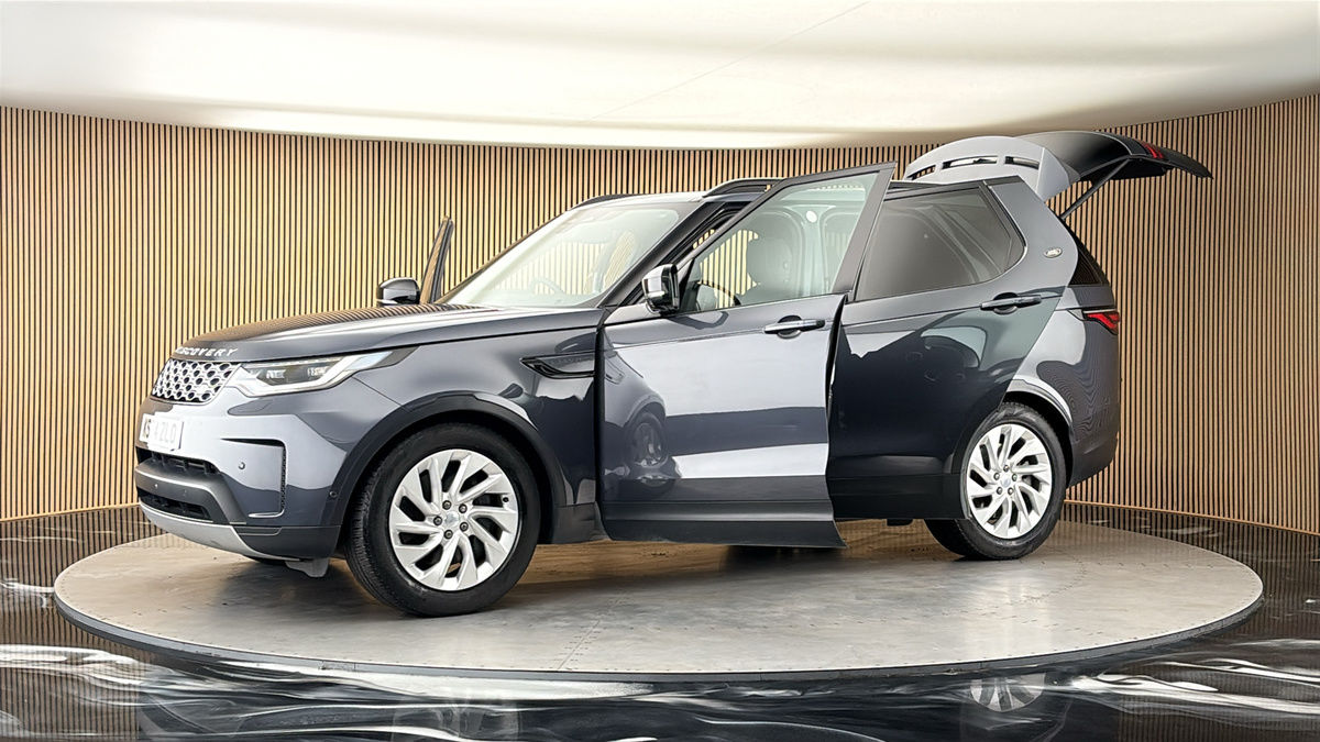 More views of Land Rover Discovery