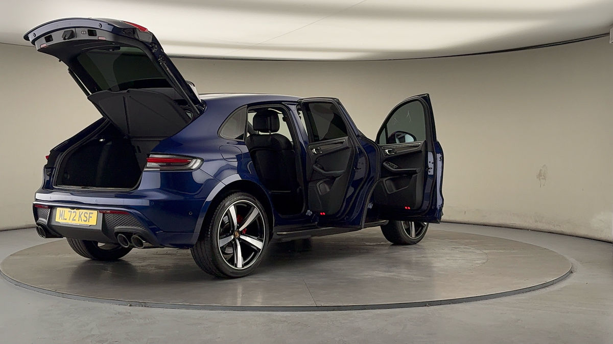 More views of Porsche Macan