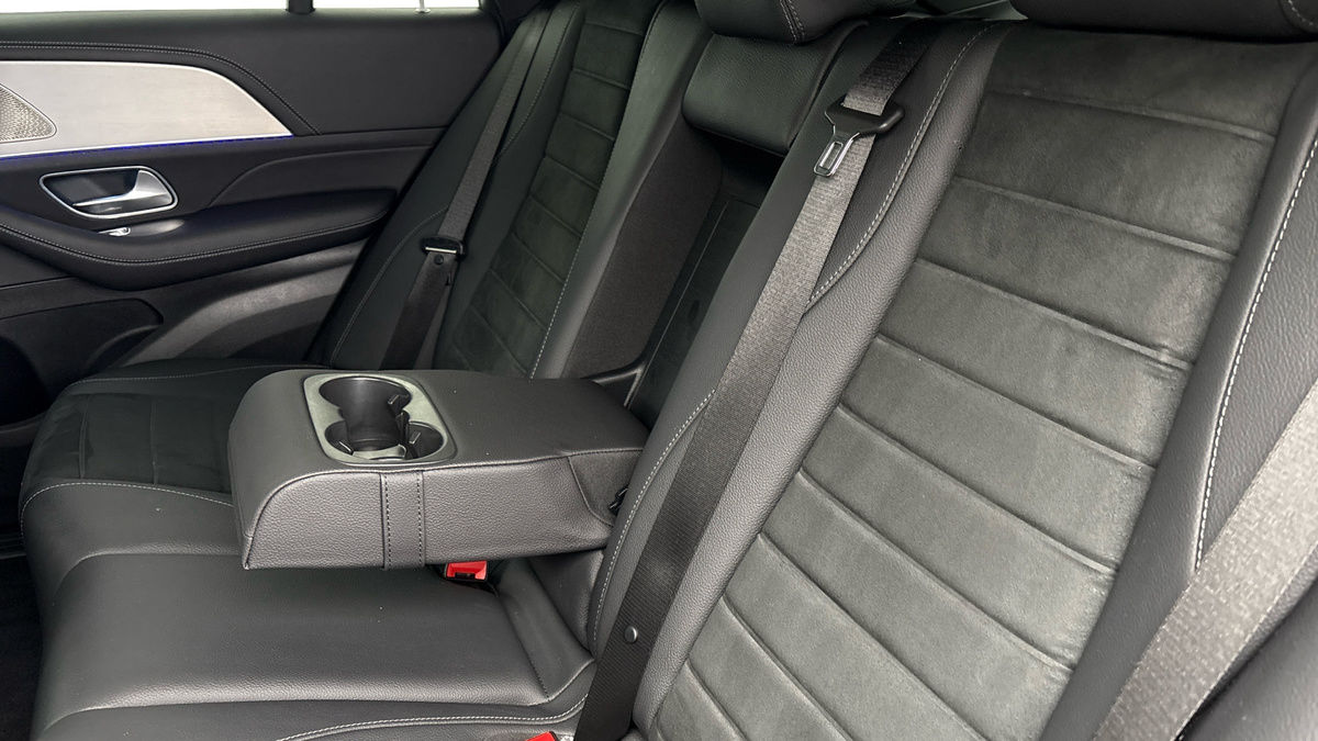 More views of Mercedes-Benz GLE