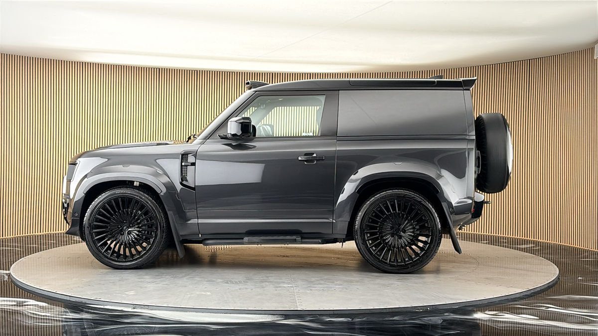 More views of Land Rover Defender 90