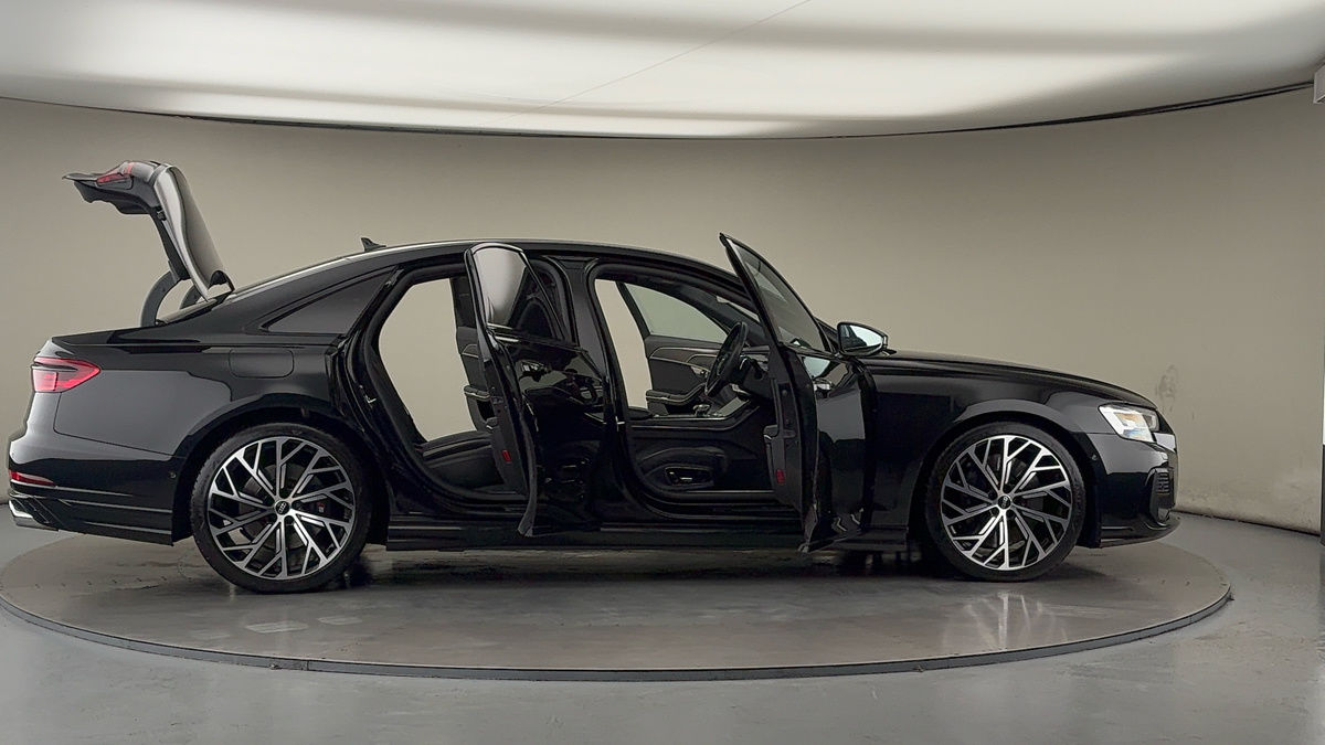 More views of Audi S8