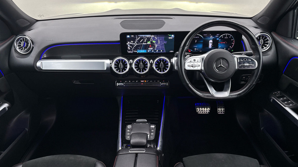 Mercedes-Benz GLB Image 12