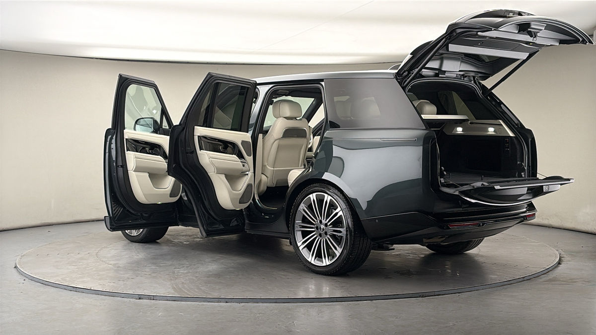 More views of Land Rover Range Rover