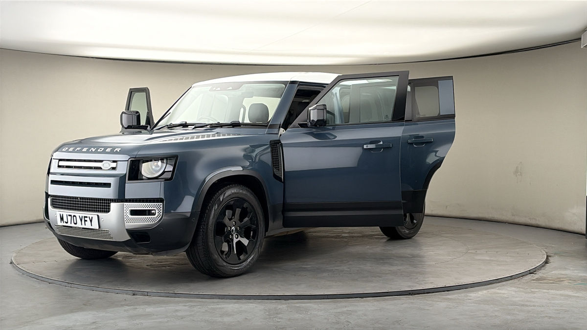 More views of Land Rover Defender 110