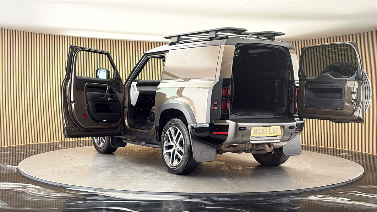Land Rover Defender 90 Image 23