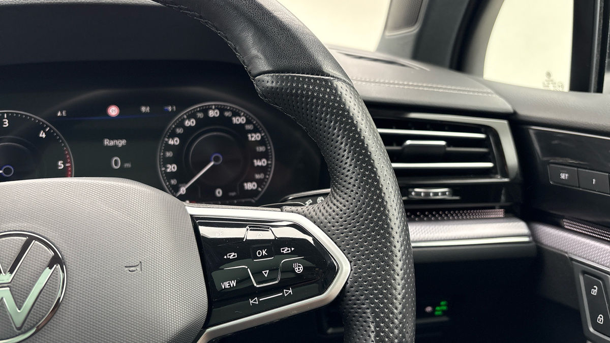 Volkswagen Touareg Image 14