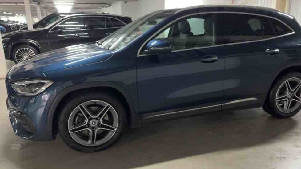 More views of Mercedes-Benz GLA