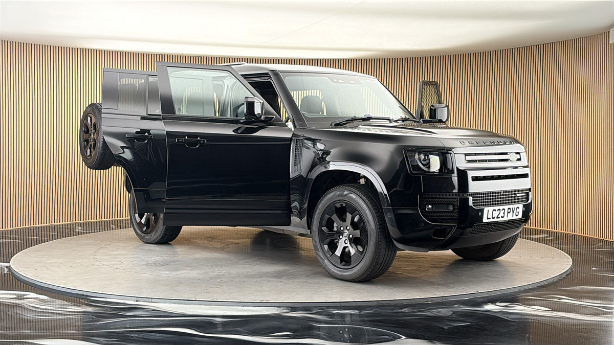 More views of Land Rover Defender 110