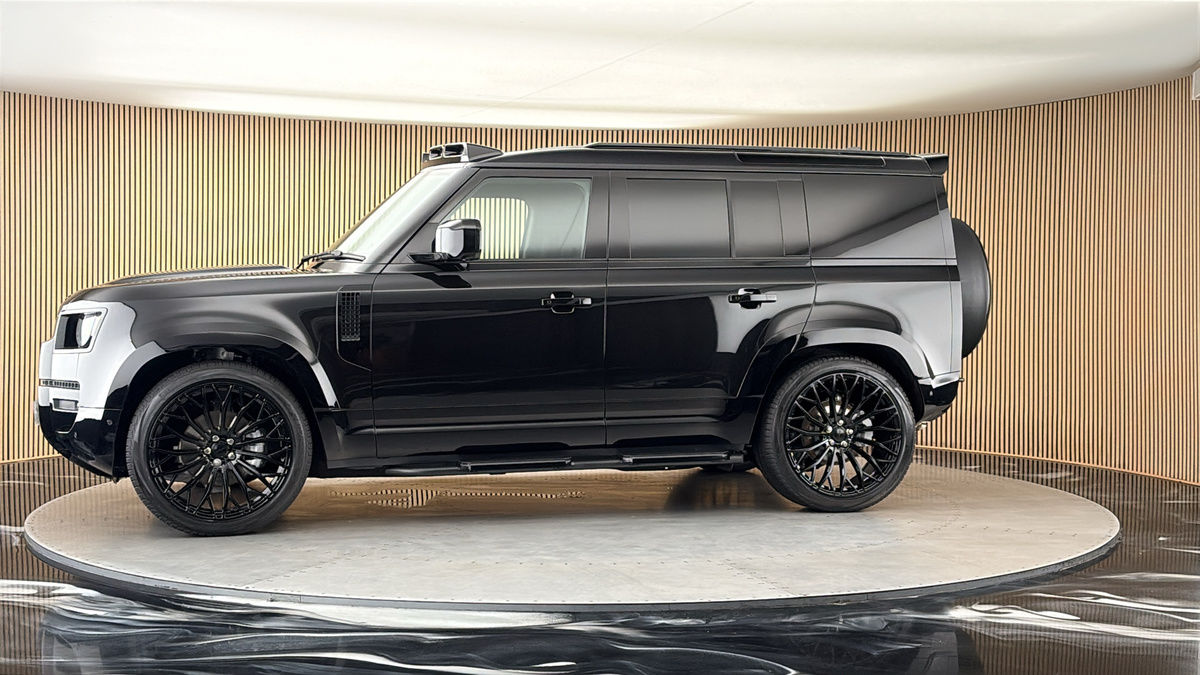 More views of Land Rover Defender 110