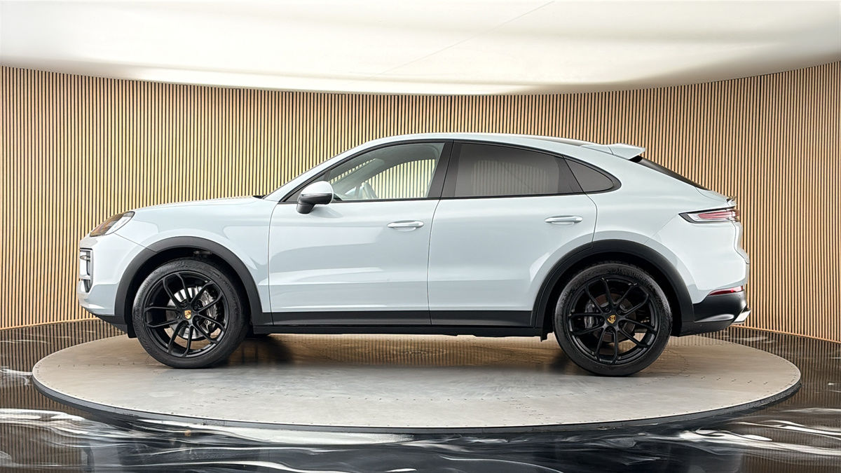 More views of Porsche Cayenne