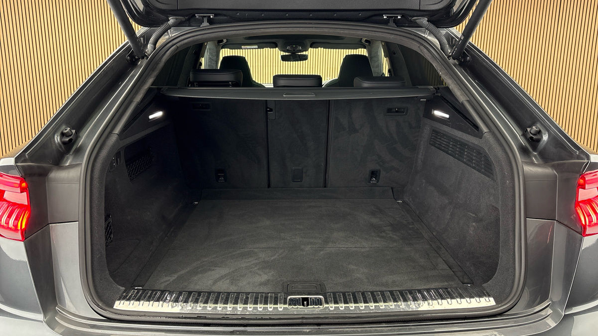 Audi SQ8 Image 11