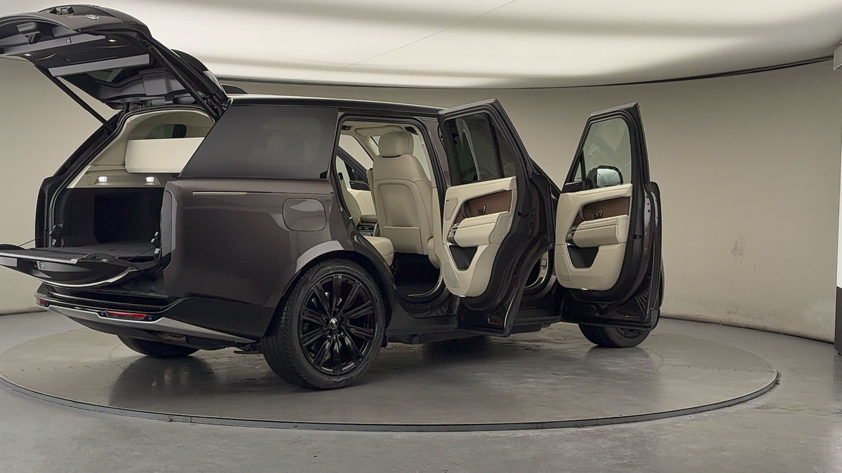 More views of Land Rover Range Rover