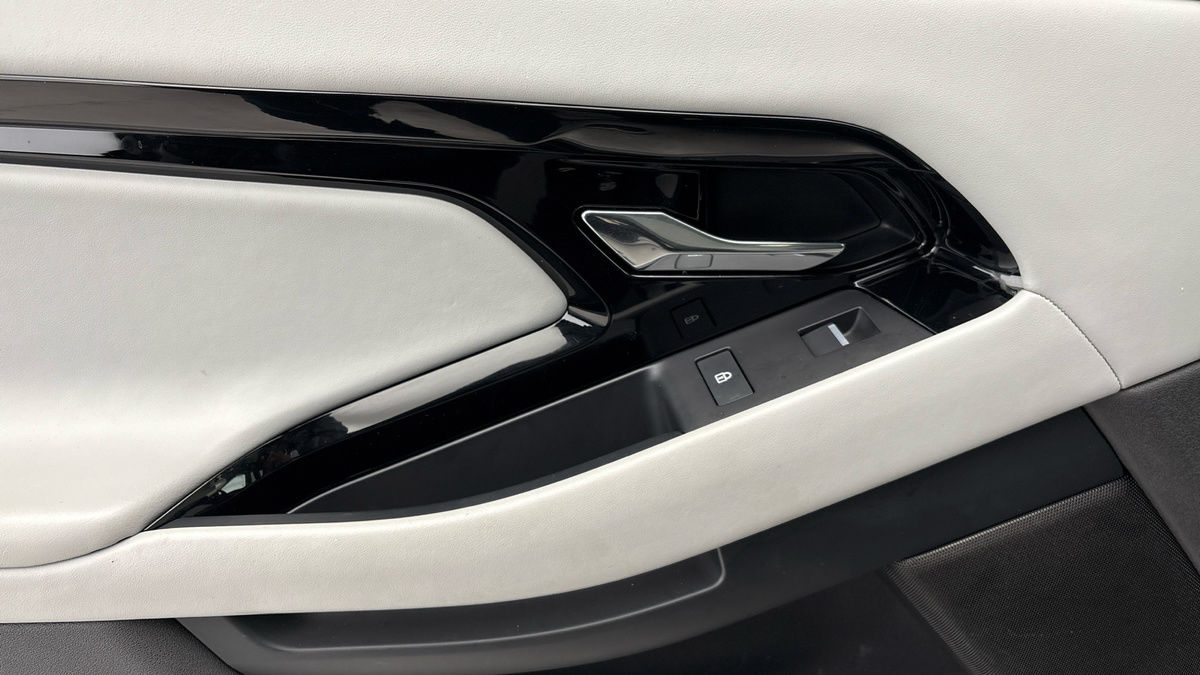 Land Rover Range Rover Evoque Image 19