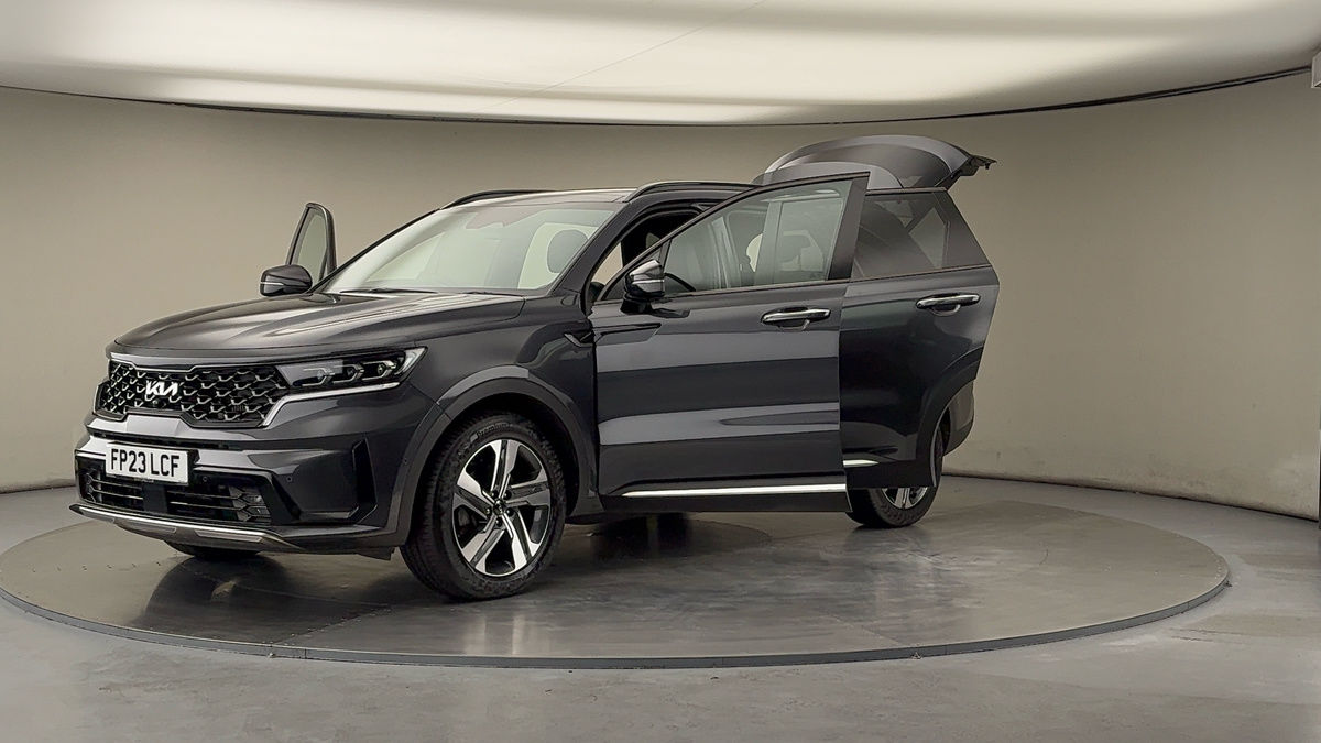 More views of Kia Sorento