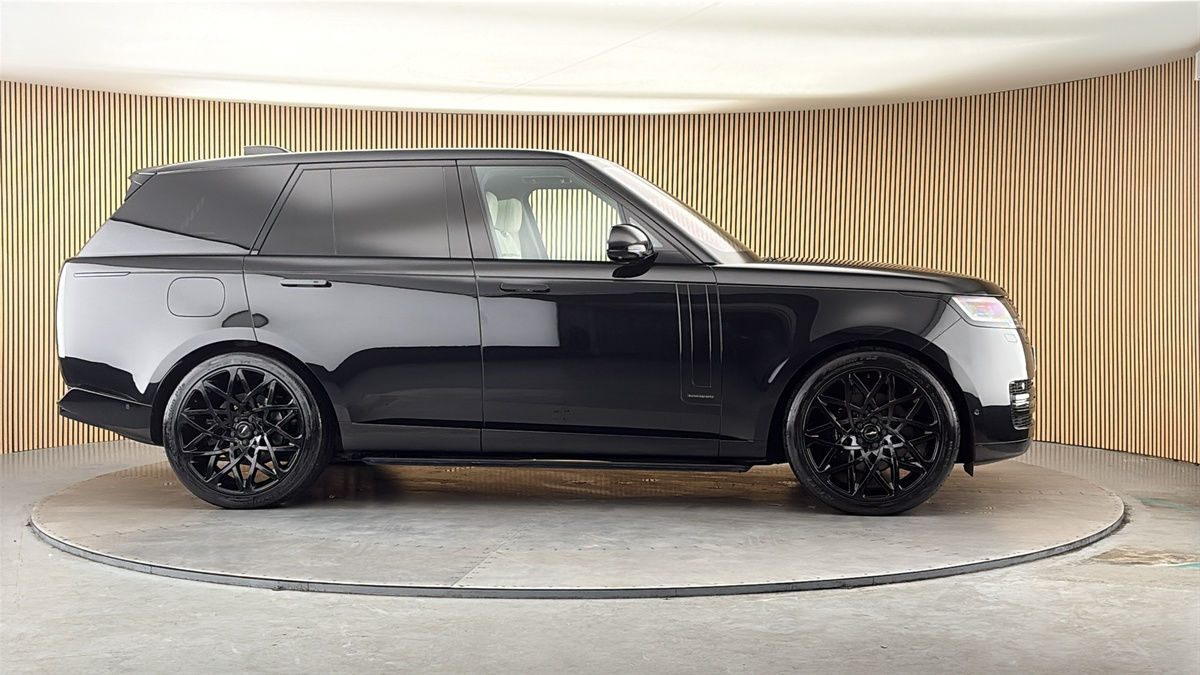 More views of Land Rover Range Rover