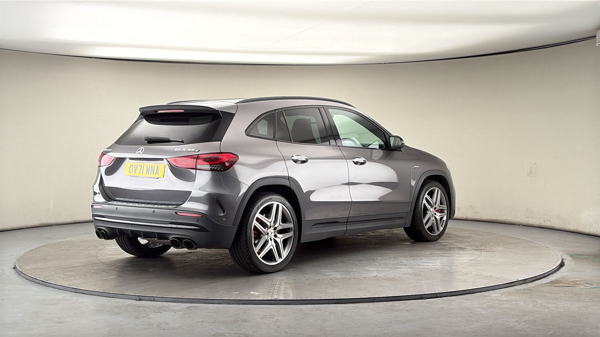 Mercedes-Benz GLA Image 21