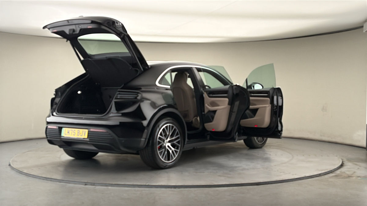 More views of Porsche Macan