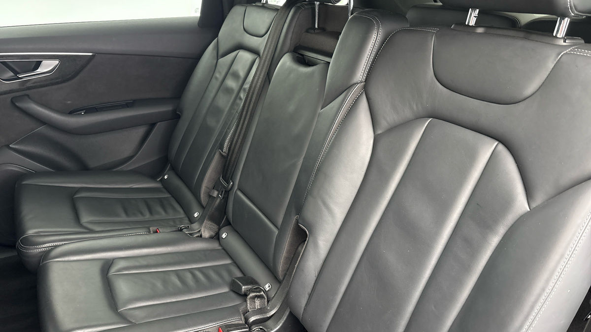 Audi Q7 Image 8