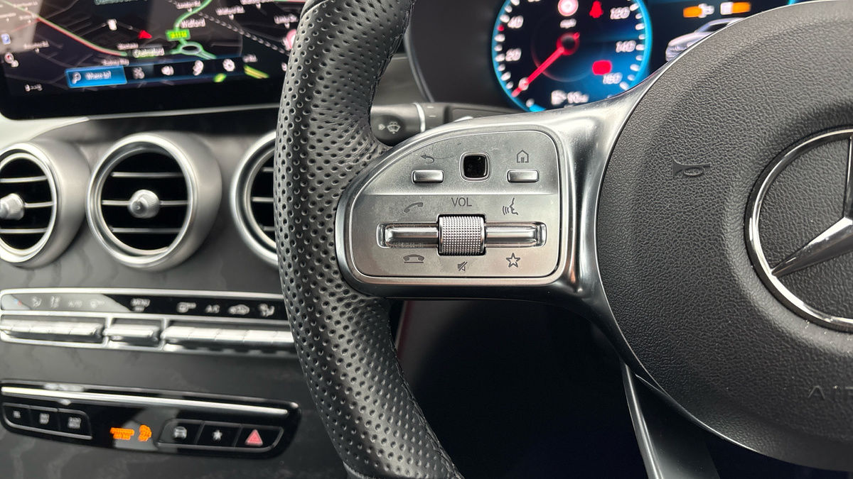 Mercedes-Benz GLC Image 13