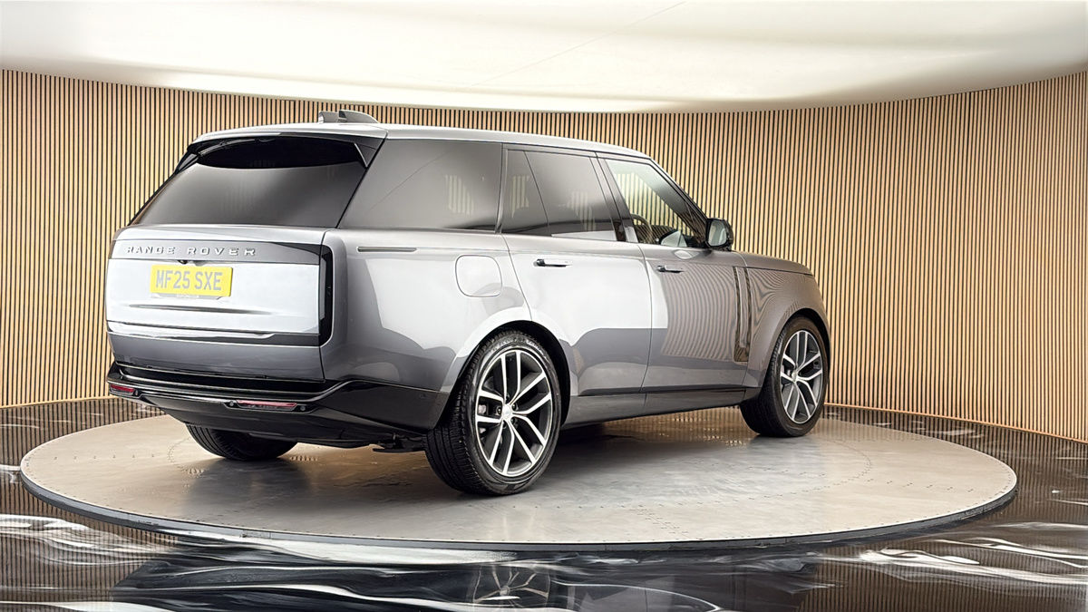 More views of Land Rover Range Rover
