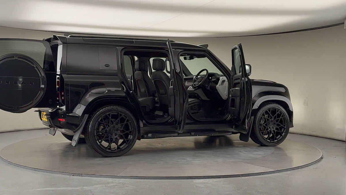 More views of Land Rover Defender 110