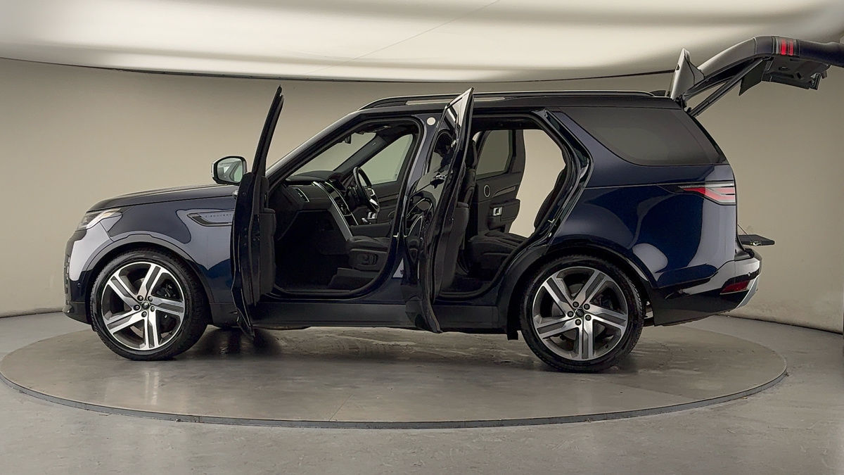 More views of Land Rover Discovery