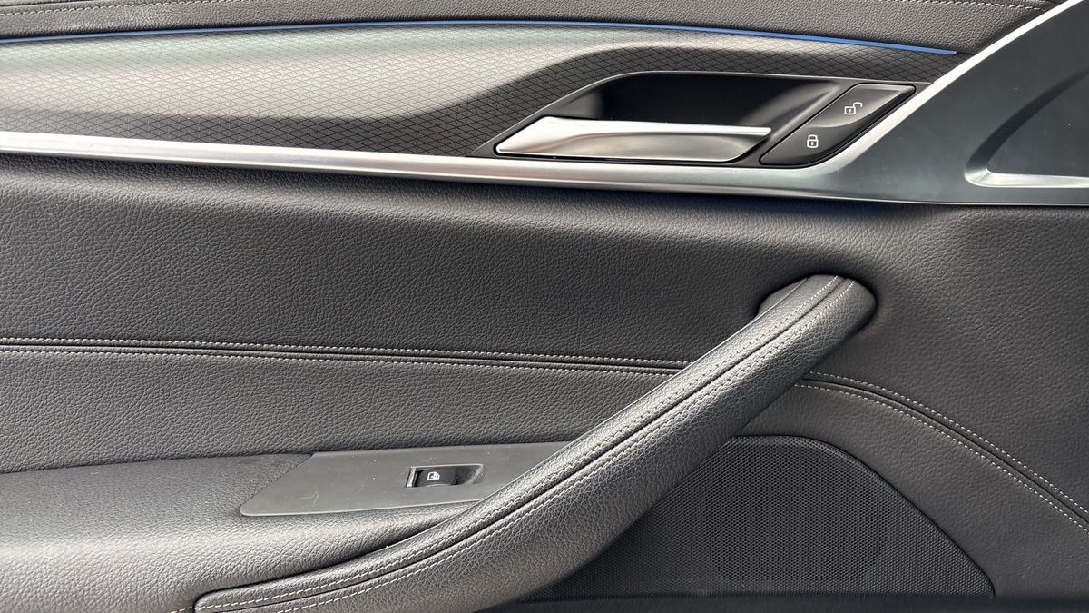 BMW 5 Series Image 19