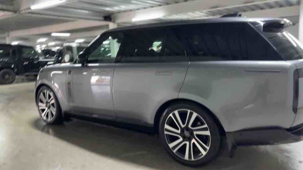 More views of Land Rover Range Rover