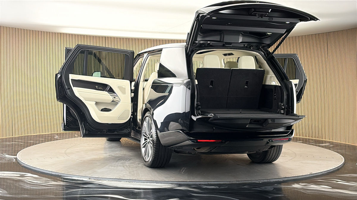 More views of Land Rover Range Rover