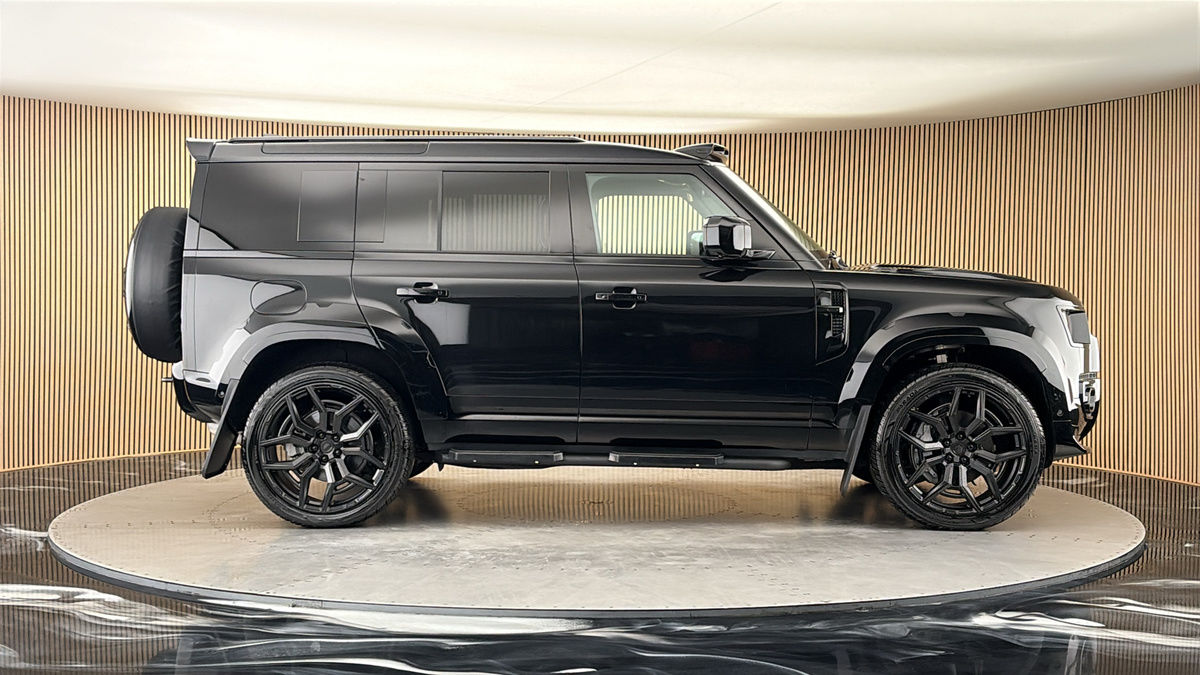 Land Rover Defender 110 Urban Image 16