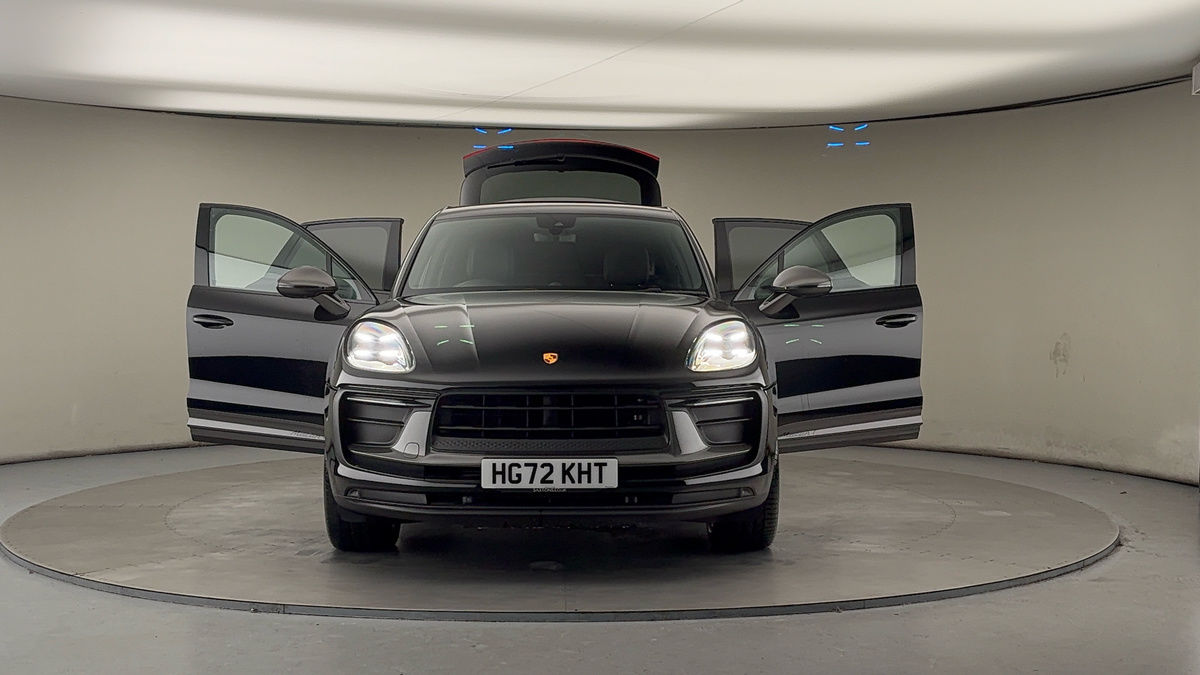 More views of Porsche Macan