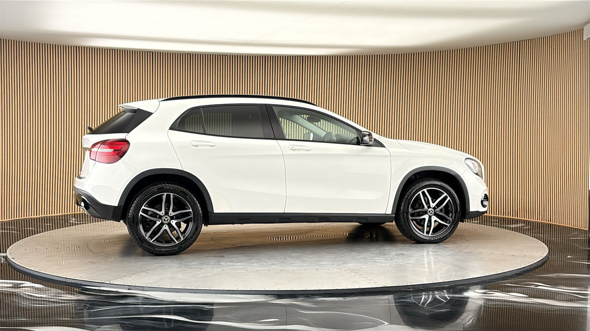 More views of Mercedes-Benz GLA