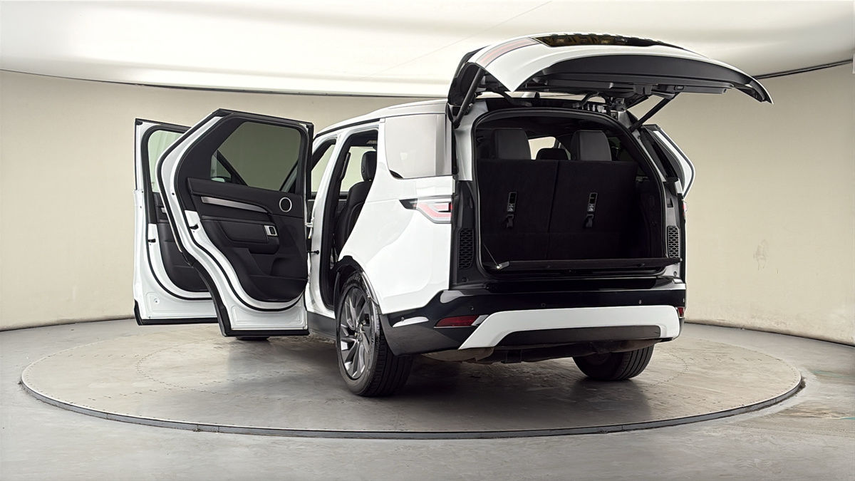 More views of Land Rover Discovery