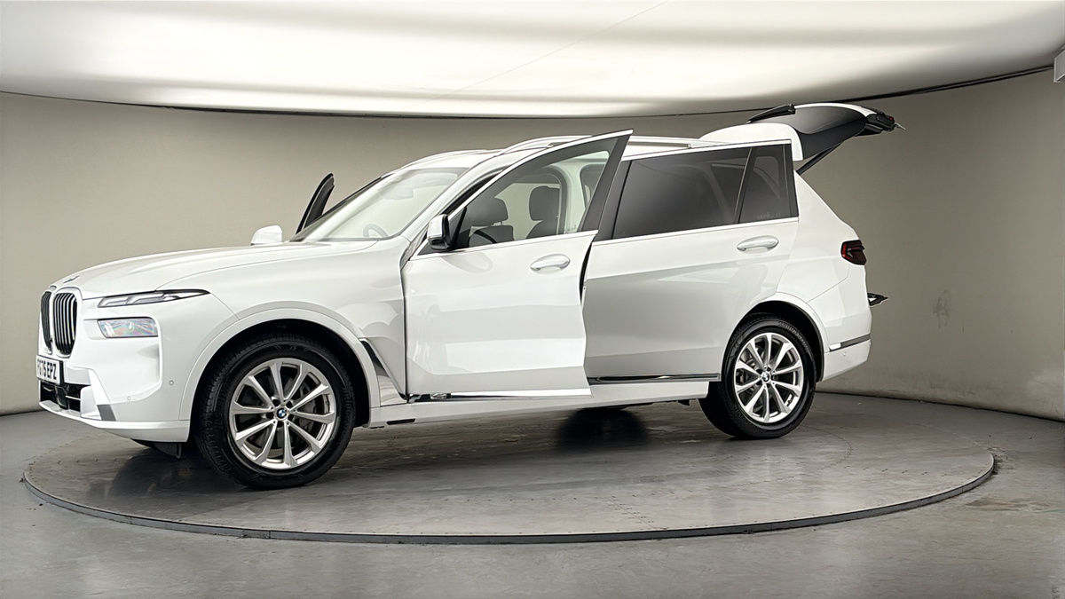 More views of BMW X7